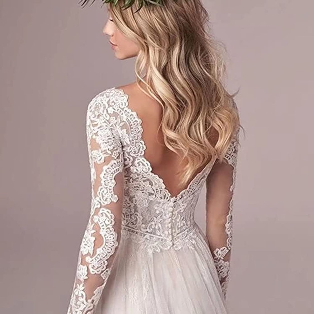Lulus wedding dress - Picture 7 of 8